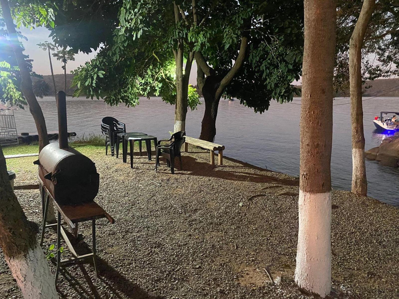 Enseada Nautico Ap Terreo Com Churrasqueira 5 Pessoas *
